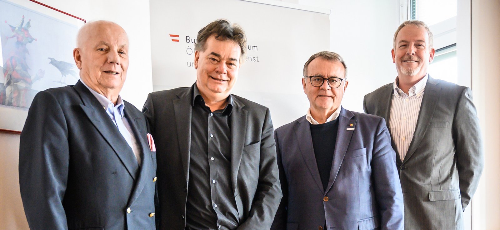 Sport Austria-Präsient Niessl mit Sportminister Kogler und den Sport Austria-Vizepräsidenten Eschlböck (rechts) und Robatscher (links). Foto BMOEDS/Cajetan Perwein