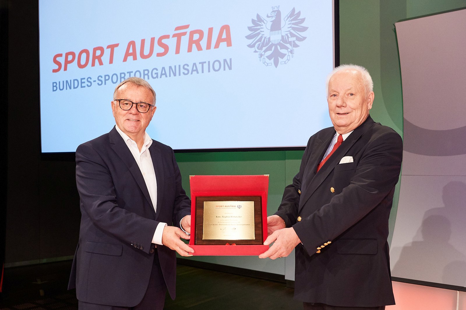 ASVÖ-Präsident und Sport Austria-Vizepräsident Siegfried Robatscher wurde für seine Verdienste um den Sport geehrt. Foto: Sport Austria/Leo Hagen